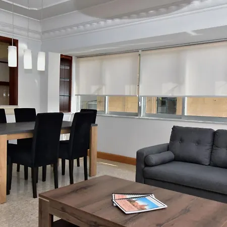 Apartment 2 Bedroom, And Spacious With Sea View - 2 *