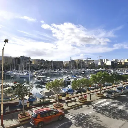 2 Bedroom, And Spacious With Sea View - 2 *