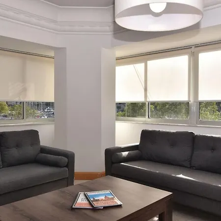 Apartment 2 Bedroom, And Spacious With Sea View - 2