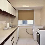 2 Bedroom & Spacious With Sea Views Apartament
