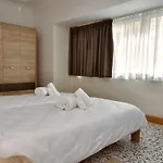 2 Bedroom & Spacious With Sea Views *