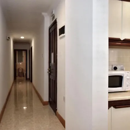 Apartman 2 Bedroom & Spacious With Sea Views