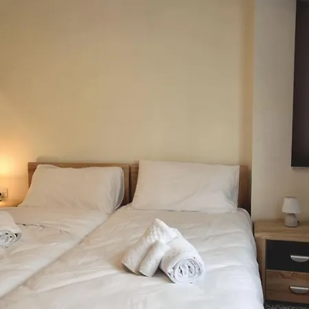 Апартаменты 2 Bedroom & Spacious With Sea Views Мсида