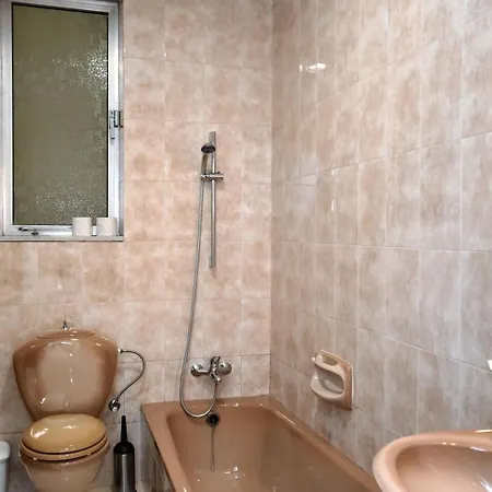 2 Bedroom & Spacious With Sea Views