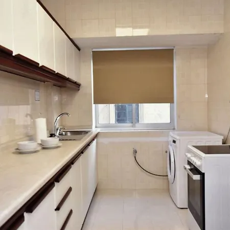 2 Bedroom & Spacious With Sea Views Apartament