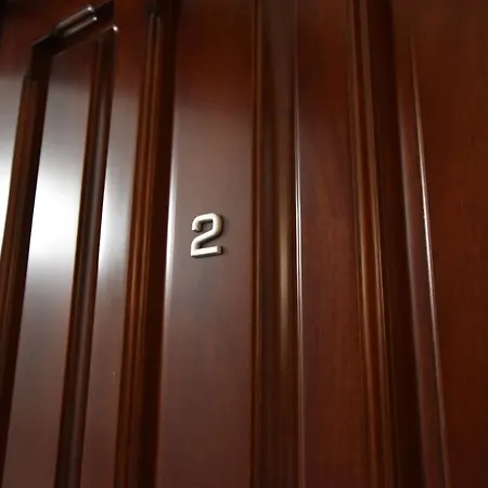 Апартаменты 2 Bedroom & Spacious With Sea Views