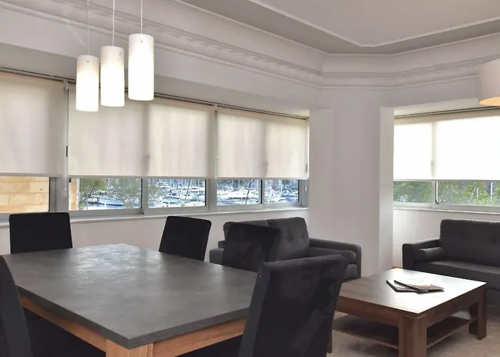 דירה 2 Bedroom & Spacious With Sea Views *