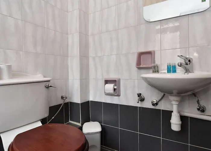 2 Bedroom & Spacious With Sea Views