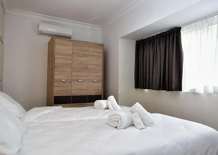 2 Bedroom & Spacious With Sea Views